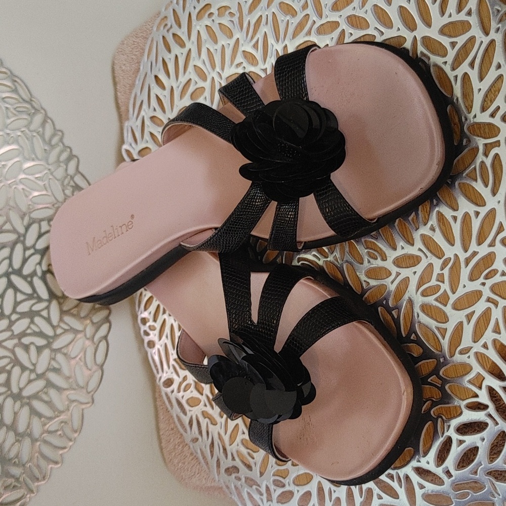 🌸 Madeline Sandals